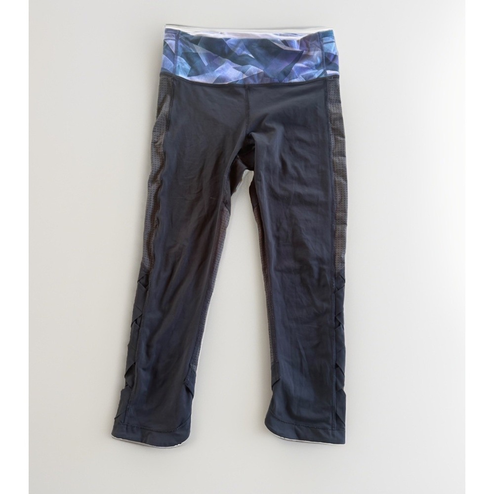 Lululemon Var-City‎ Womens 6 Black/Blue Pretty Prism Crop Leggings Gym Workout